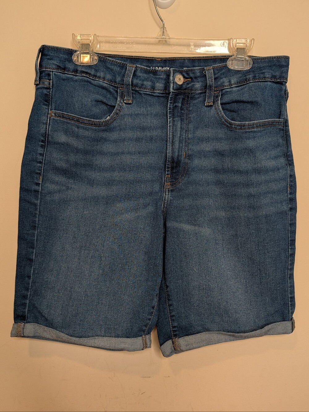 Old Navy Wow High-Rise Cuffed Denim Shorts Medium Wash Stretch Size 12